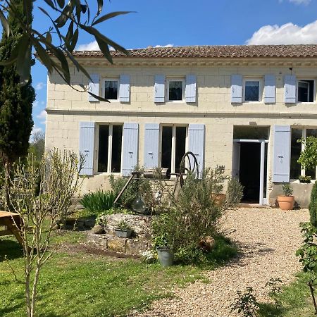 Apartamento Les Ganivelles Saint-Dizant-du-Gua Exterior foto