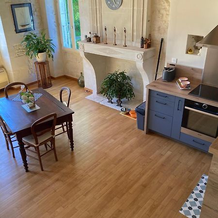 Apartamento Les Ganivelles Saint-Dizant-du-Gua Exterior foto