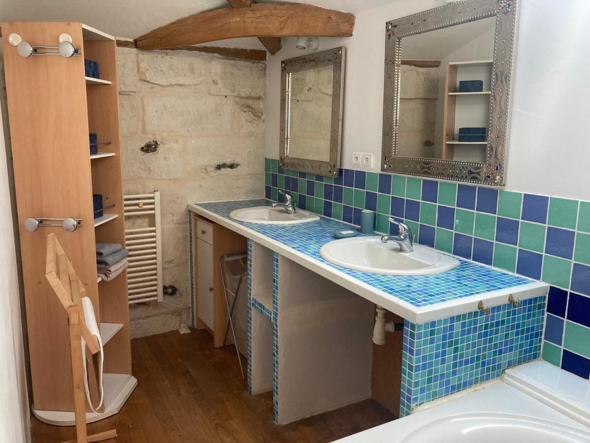 Apartamento Les Ganivelles Saint-Dizant-du-Gua Exterior foto