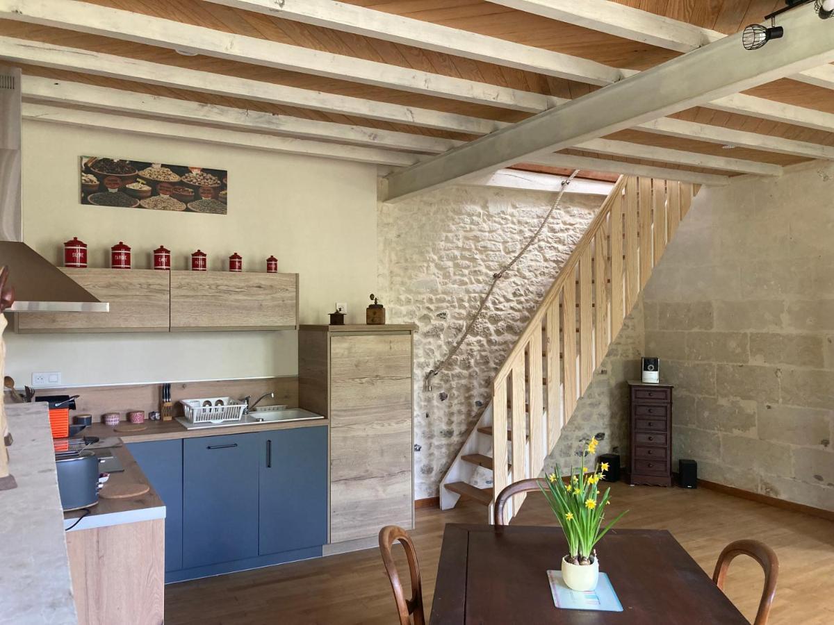 Apartamento Les Ganivelles Saint-Dizant-du-Gua Exterior foto