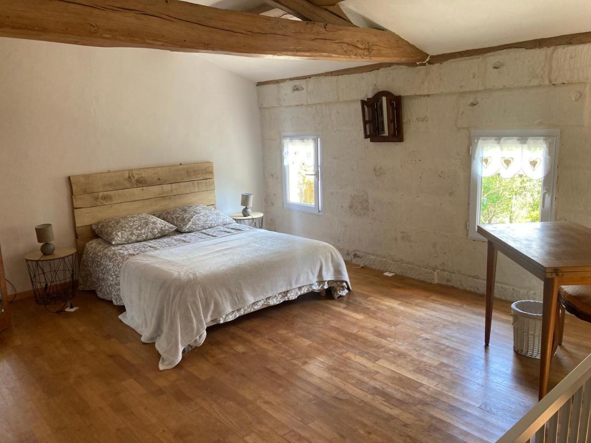 Apartamento Les Ganivelles Saint-Dizant-du-Gua Exterior foto