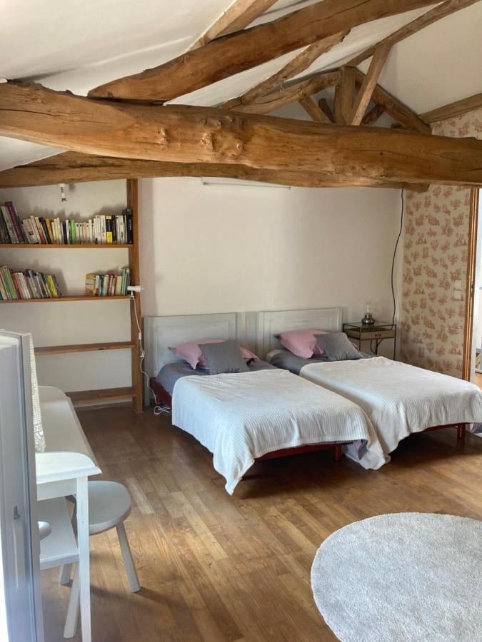 Apartamento Les Ganivelles Saint-Dizant-du-Gua Exterior foto