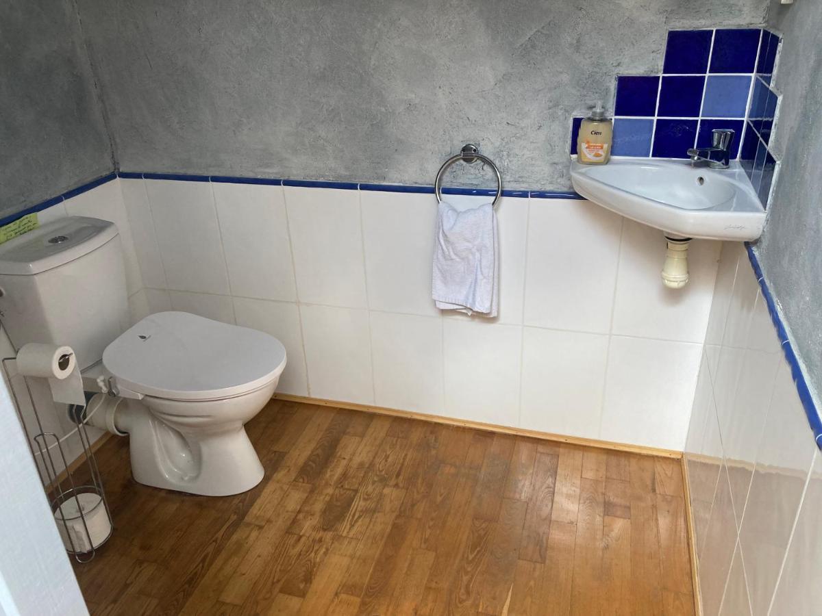 Apartamento Les Ganivelles Saint-Dizant-du-Gua Exterior foto