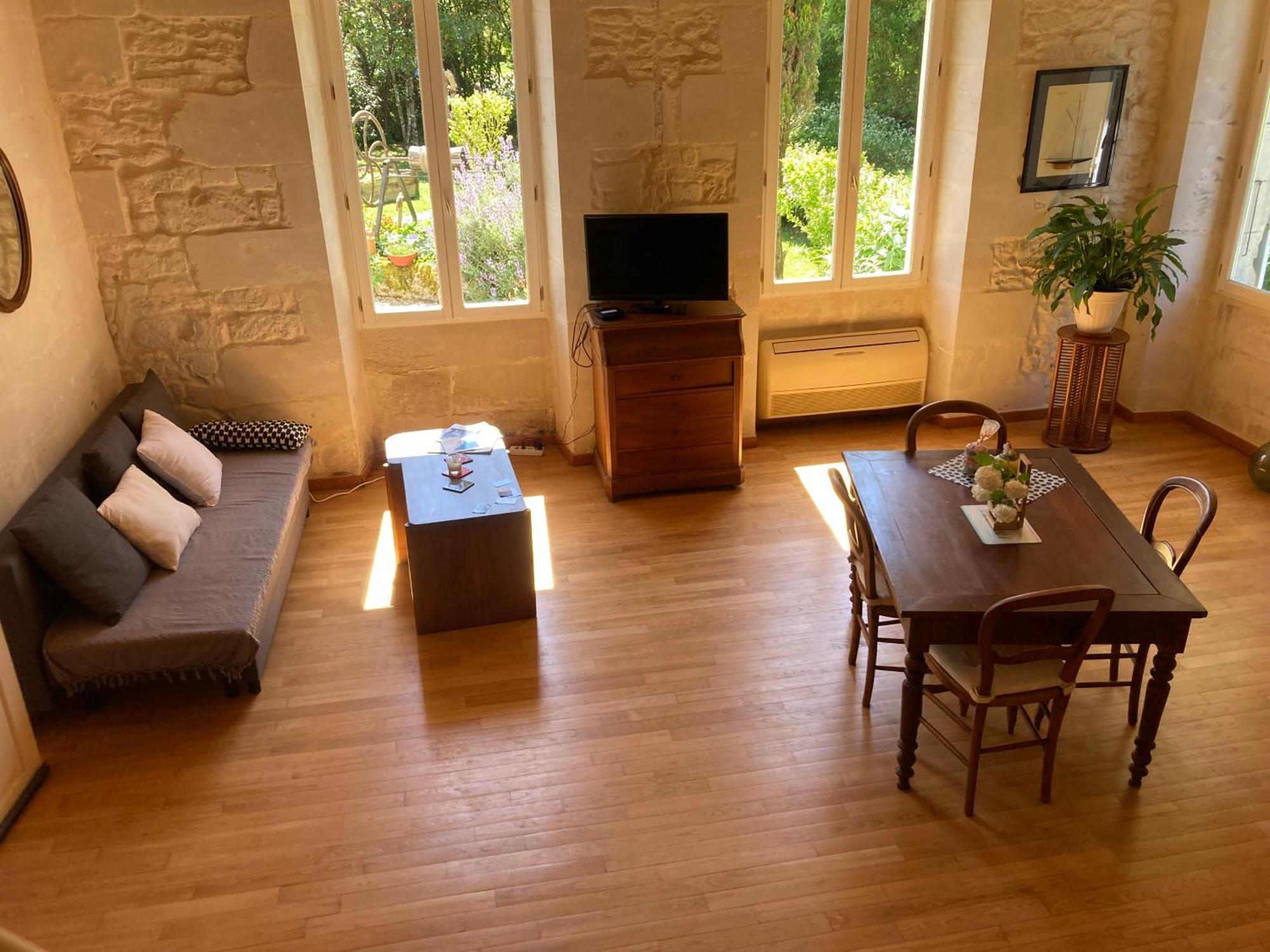 Apartamento Les Ganivelles Saint-Dizant-du-Gua Exterior foto